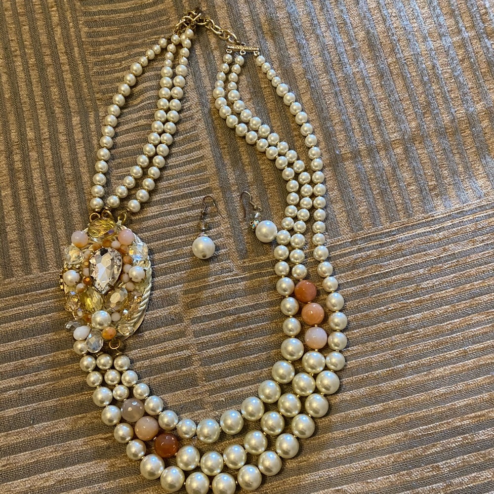 Jewelry - Picture 2 of 3